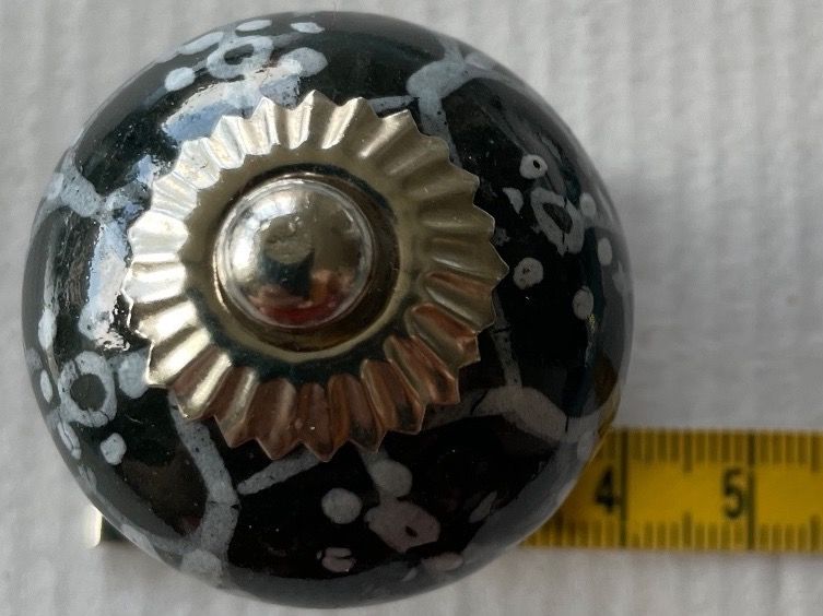 Bottoni: KNAUF Keramik schwarz -weiss – Nuovo e nell'imballaggio originale da Zürich venduto da echt01