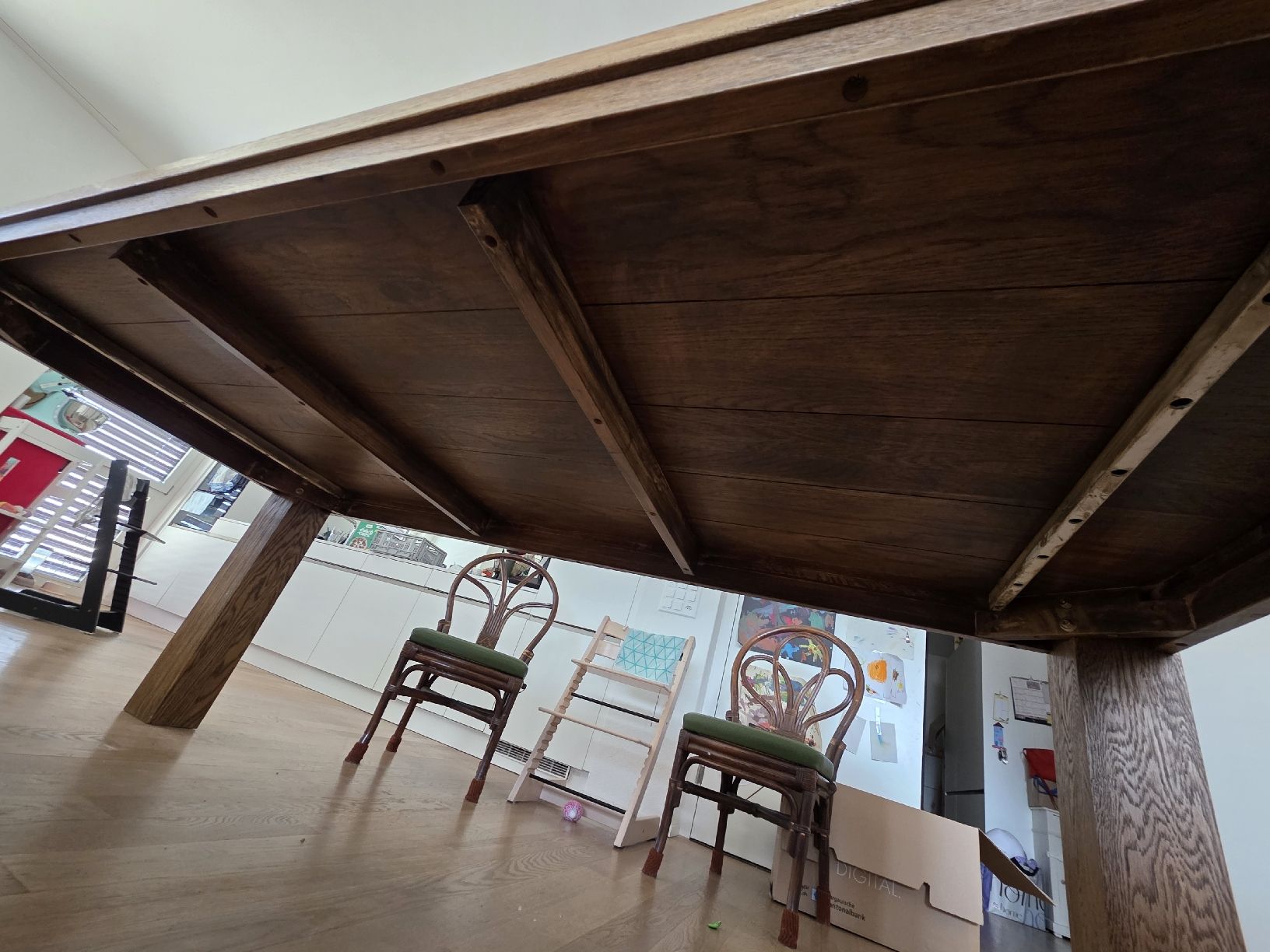 Tavoli: Esstisch Massivholz Eiche dunkel 220x100cm – Usato da Aarau venduto da Tsheska 2