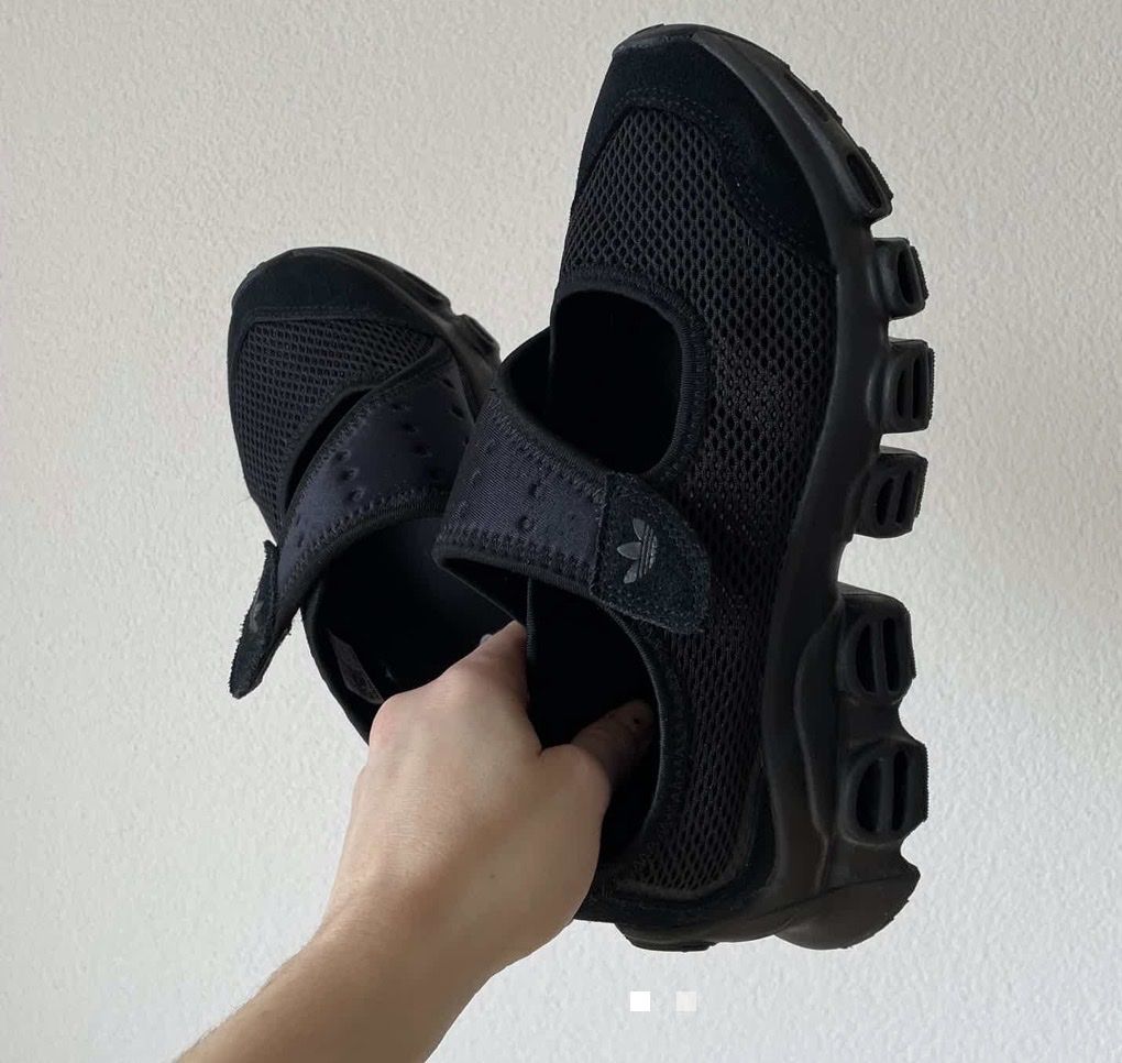 Adidas Chaussures hommes: Adidas Sandalen – D'occasion à Basel par Inm_r65l