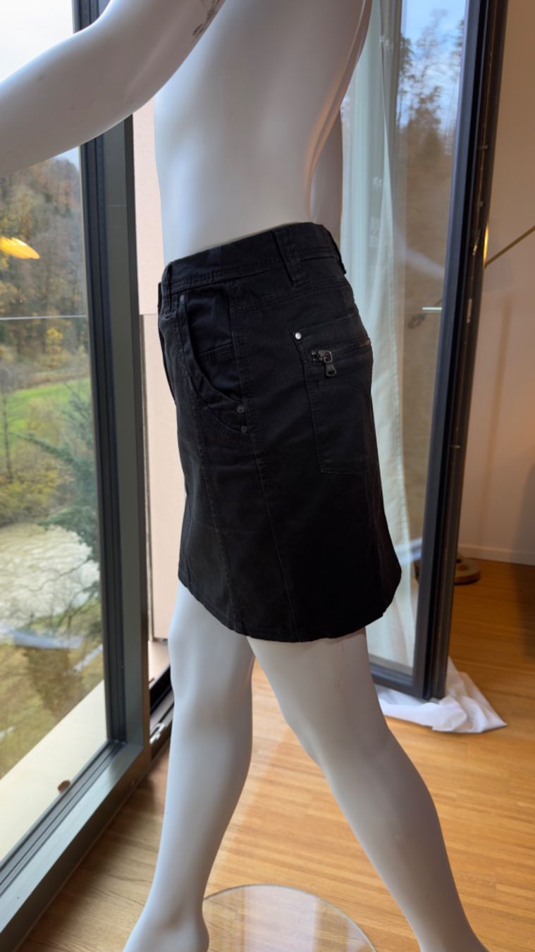 Esprit Gonne: Rock von Esprit – Usato da Adliswil venduto da RicPro 1