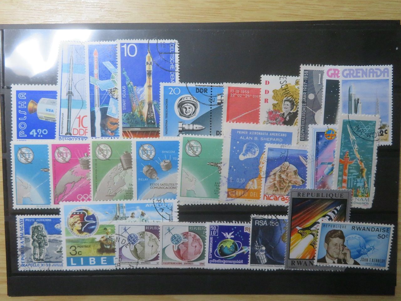 Tous les timbres: Raumfahrt 2 Doppelsteckkarten voll – D'occasion à Spreitenbach par heitersberg54