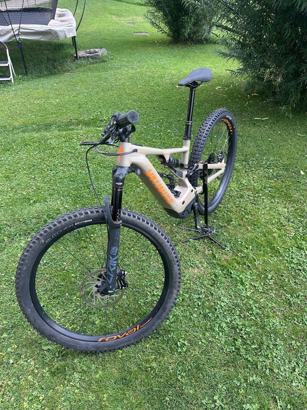 Specialized Vélos: Specialized E-Mtb Levo – D'occasion à Einsiedeln par BW03 3