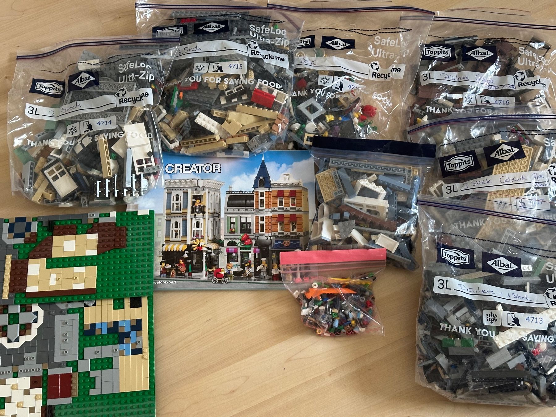 Lego Kit di costruzioni: LEGO Creator Expert 10255 Assembly Square Bauset – Usato da Gurmels venduto da belo63 1