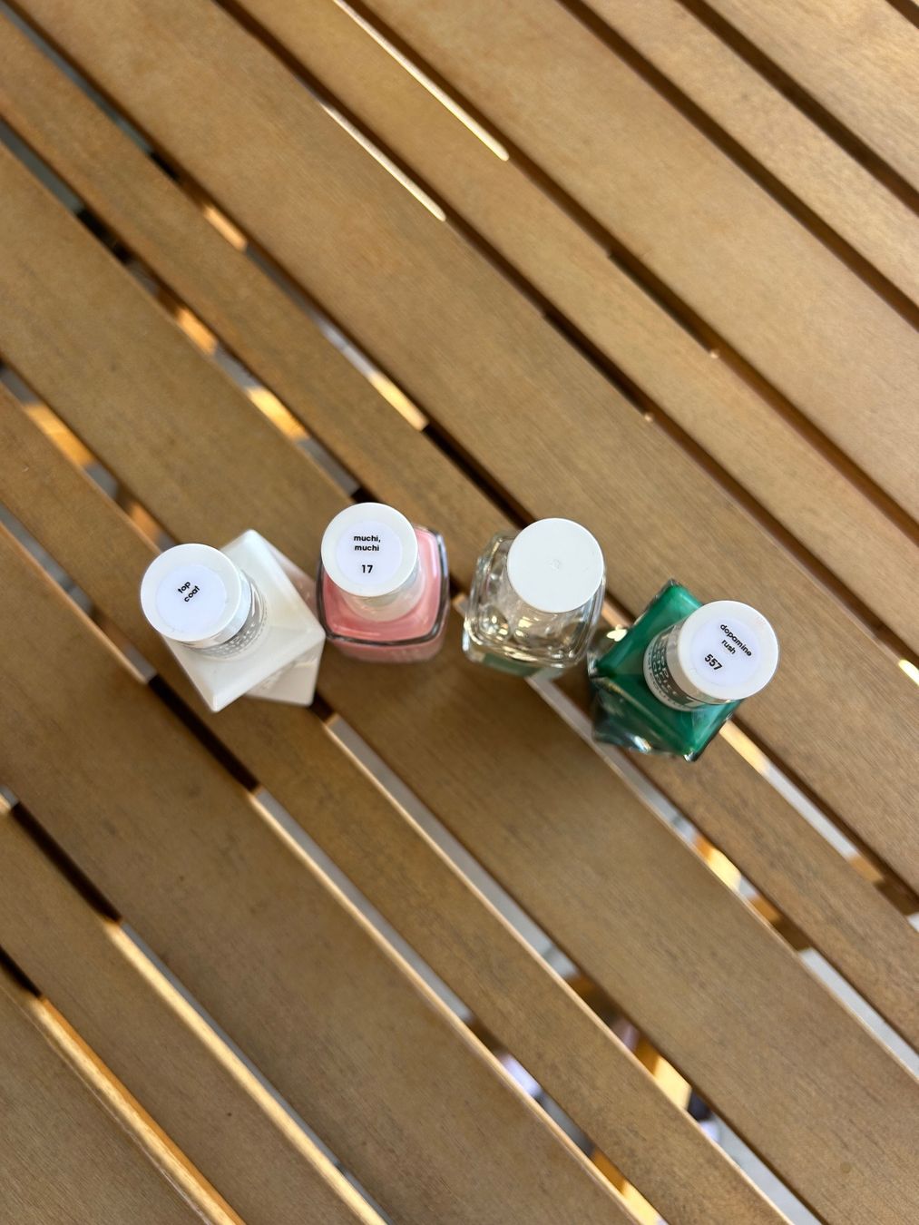Essie Vernis à ongles: Lot de vernis à ongles Essie - Couleurs tendance printemps – Neuf avec emballage d'origine à Peseux par leti_perla 1