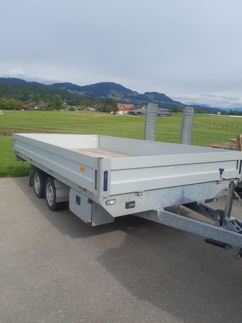 Rimorchi: Plattformanhänger 3500 kg – Usato da Hinwil venduto da lkl_yjw7 3