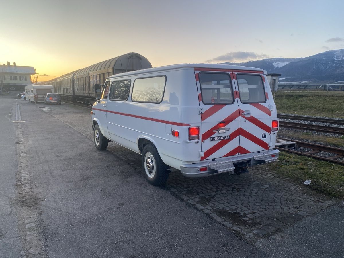 Chevrolet Autos: Chevy Van G30 – Gebraucht aus Arch von AirflowClassics 2