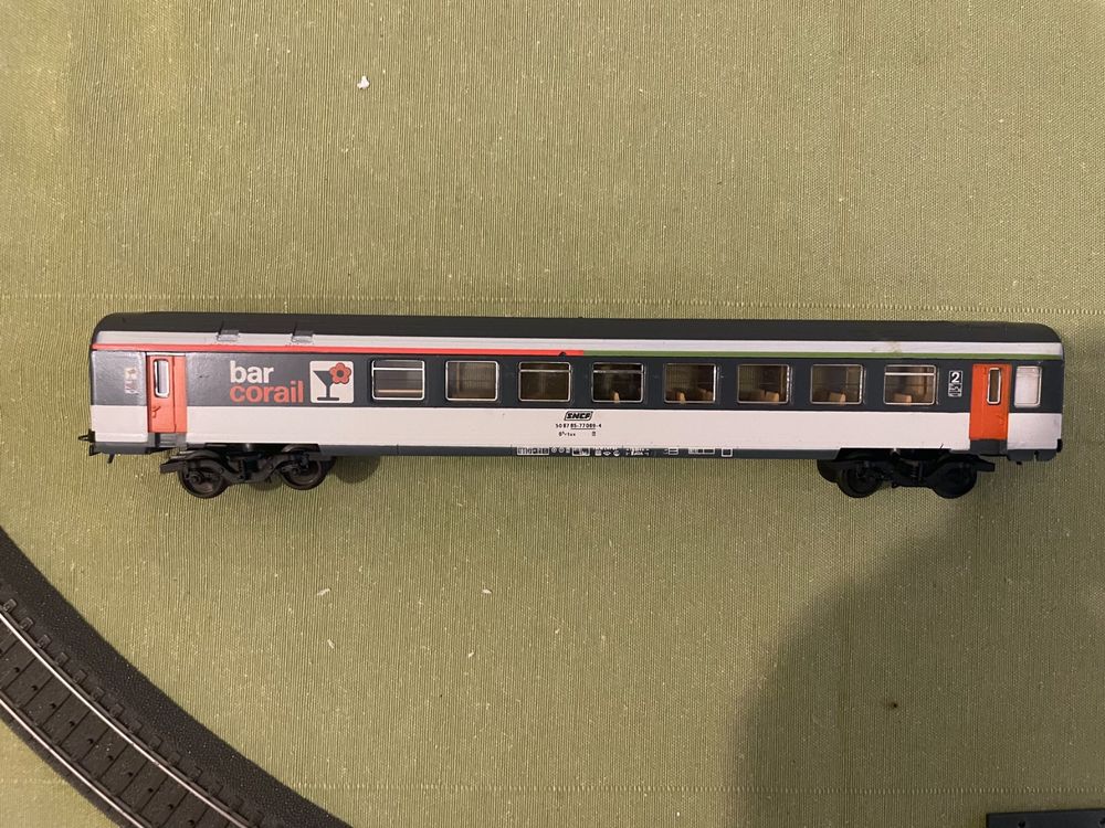 Voiture voyageurs à bogies Corail, 1ère classe, type A10tu, décoration