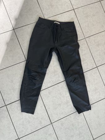 Pantalon cuir noir Mango taille M bon état général