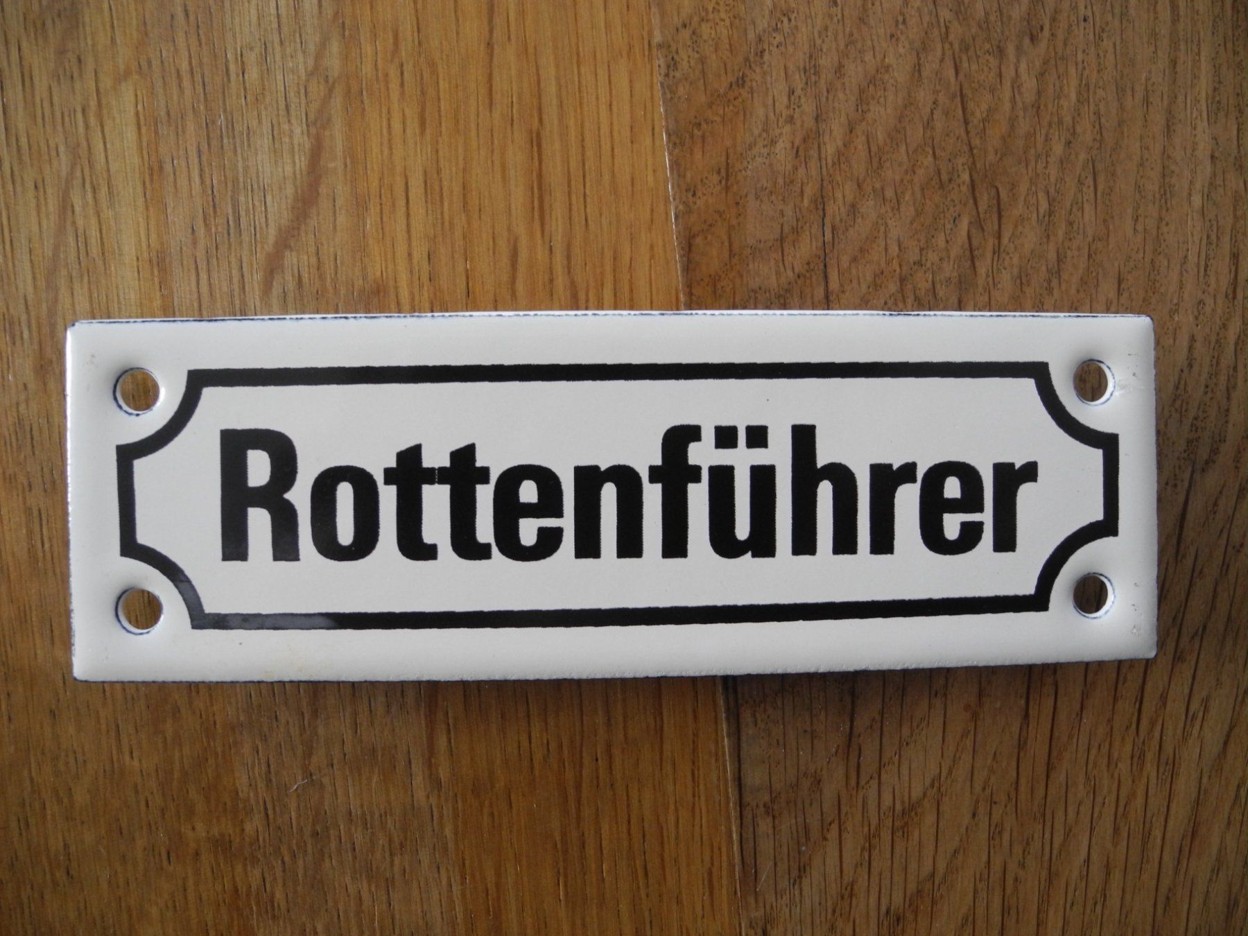Insegne: ALTES BAHNSCHILD – Usato da Reinach AG venduto da Huckleberrysix