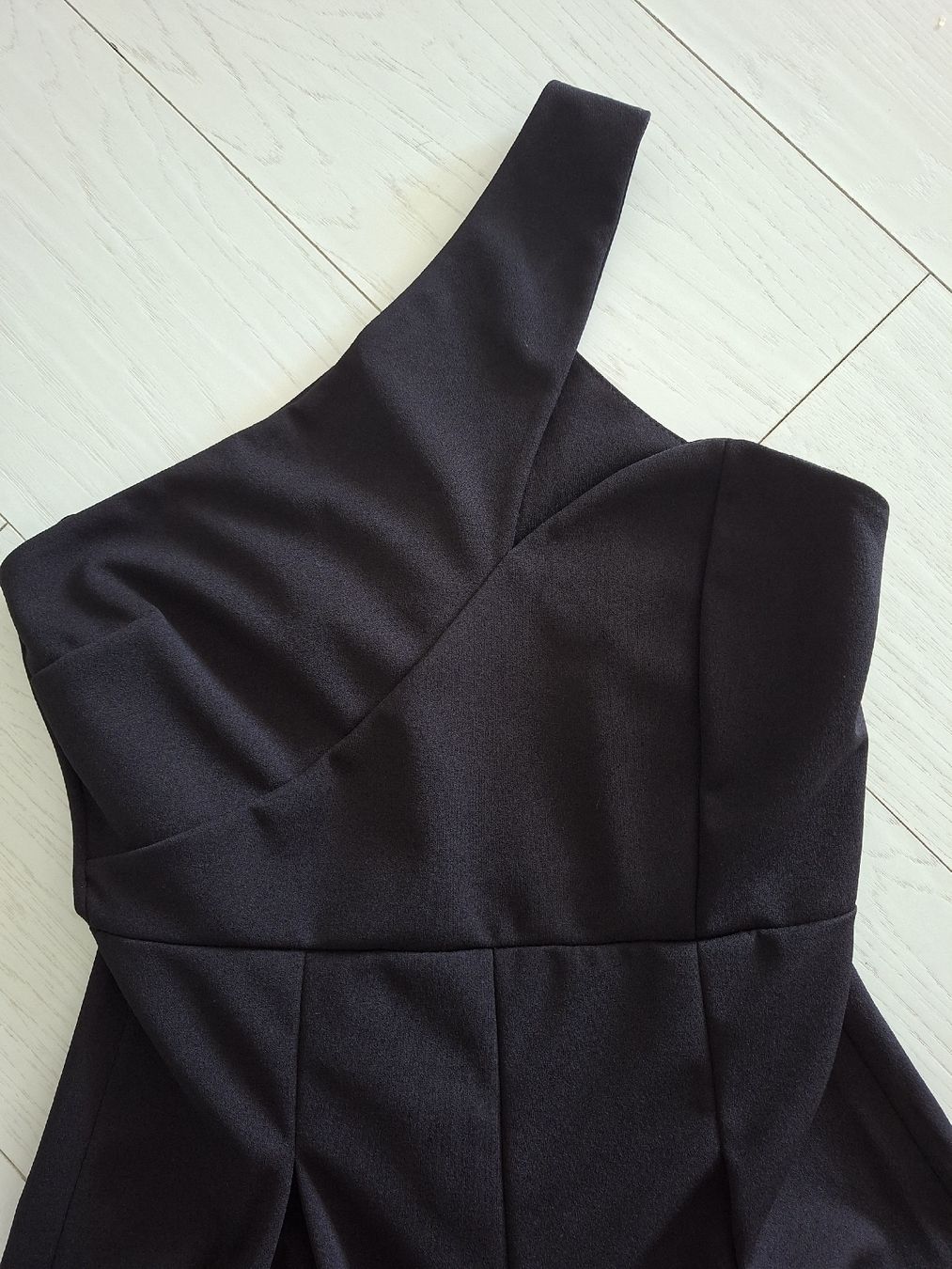 Wal G. Tute: Schwarzer Jumpsuit, One-Shoulder Style, Grösse S,Top! – Nuovo (secondo la descrizione) da Pfäffikon ZH venduto da Grace2717 1