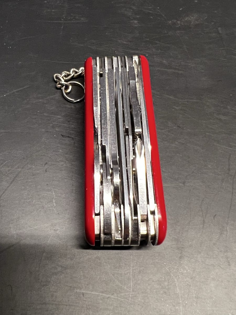 Victorinox Taschenmesser: Victorinox Motorist Schweizer Taschenmesser – Gebraucht aus Niederwangen BE von KFI 2