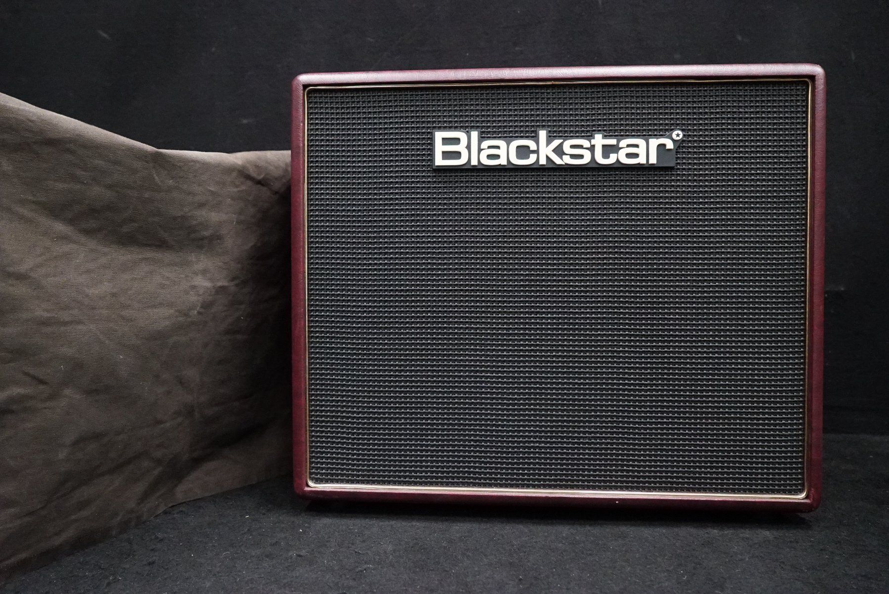 Blackstar Amplificatori: Blackstar Artisan 15 Röhrencombos mit Hülle – Usato da Ortschwaben venduto da Musictrade