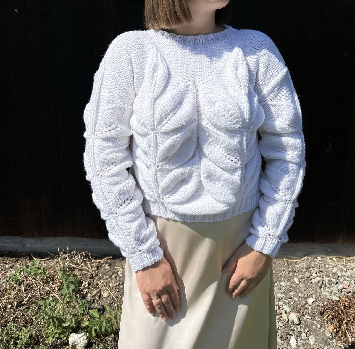 Pullover & Sweatshirts: Wunderschöner handgestrickter Damenpullover in Weiß mit eine – Neu und originalverpackt aus Rüthi (Rheintal) von gro_b2bz 3
