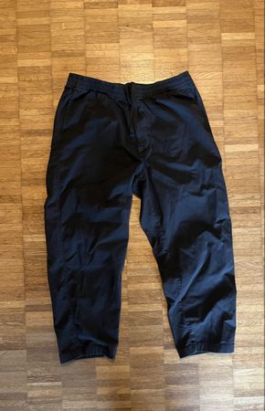 UNIQLO Graue Stoffhosen - NEU