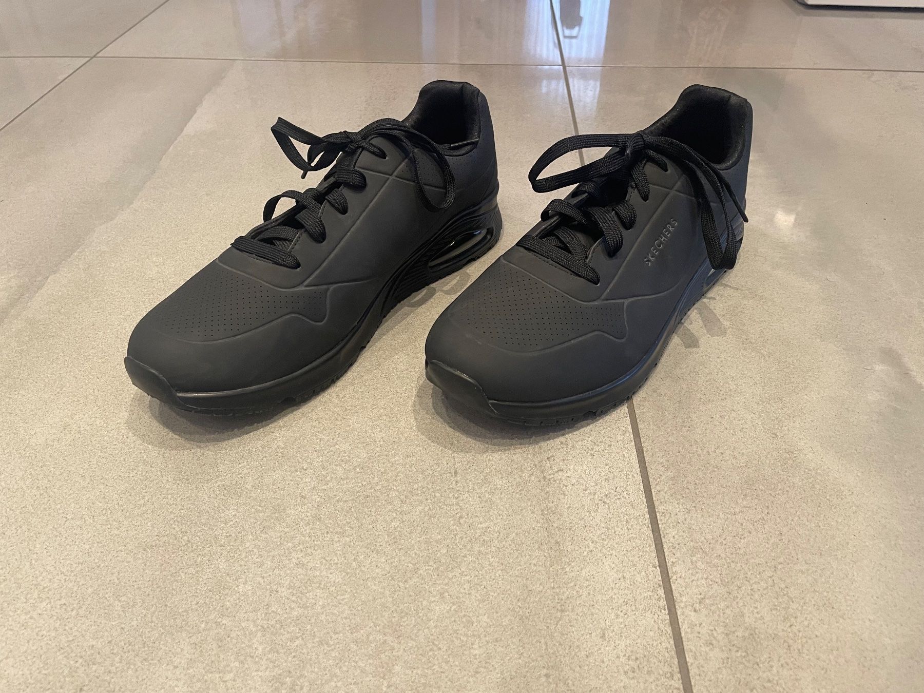 Skechers Scarpe da uomo: Skechers Uno Work | Herren Grösse 46 | Schwarz – Usato da Zürich venduto da gav_nnt6 1