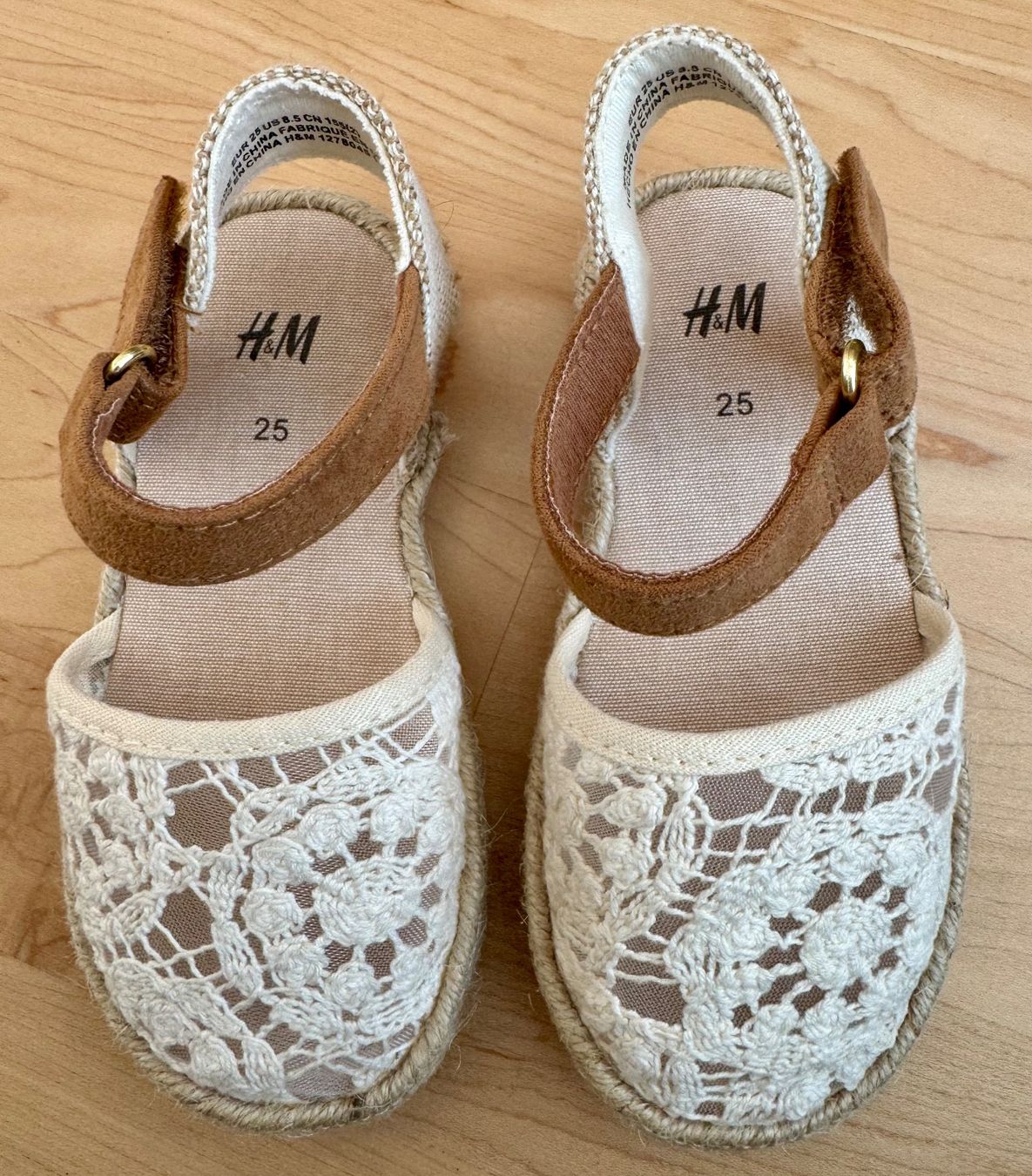 H&M Scarpe per ragazze: Wunderschöne Schuhe für Mädchen, Grösse 25 – Usato da Männedorf venduto da Positive81