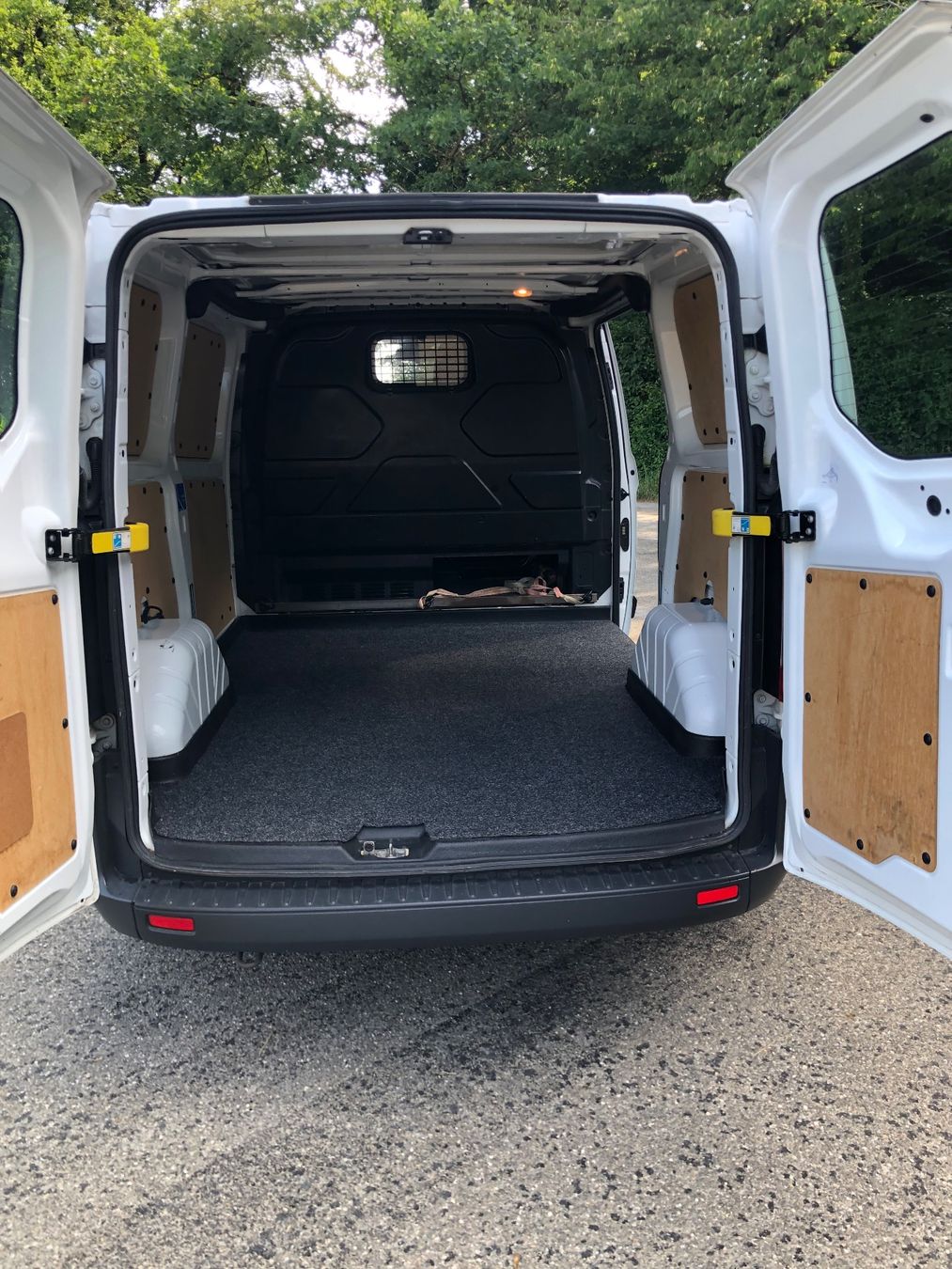Ford Nutzfahrzeuge: Ford Transit Custom – Gebraucht aus Bözberg von mes_2xwg 2