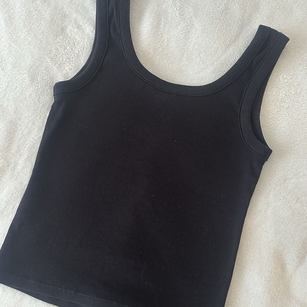 Guess Tops: Guess Y2K Rhinestone Tank Top – Gebraucht aus Givisiez von dor_xb9k 3