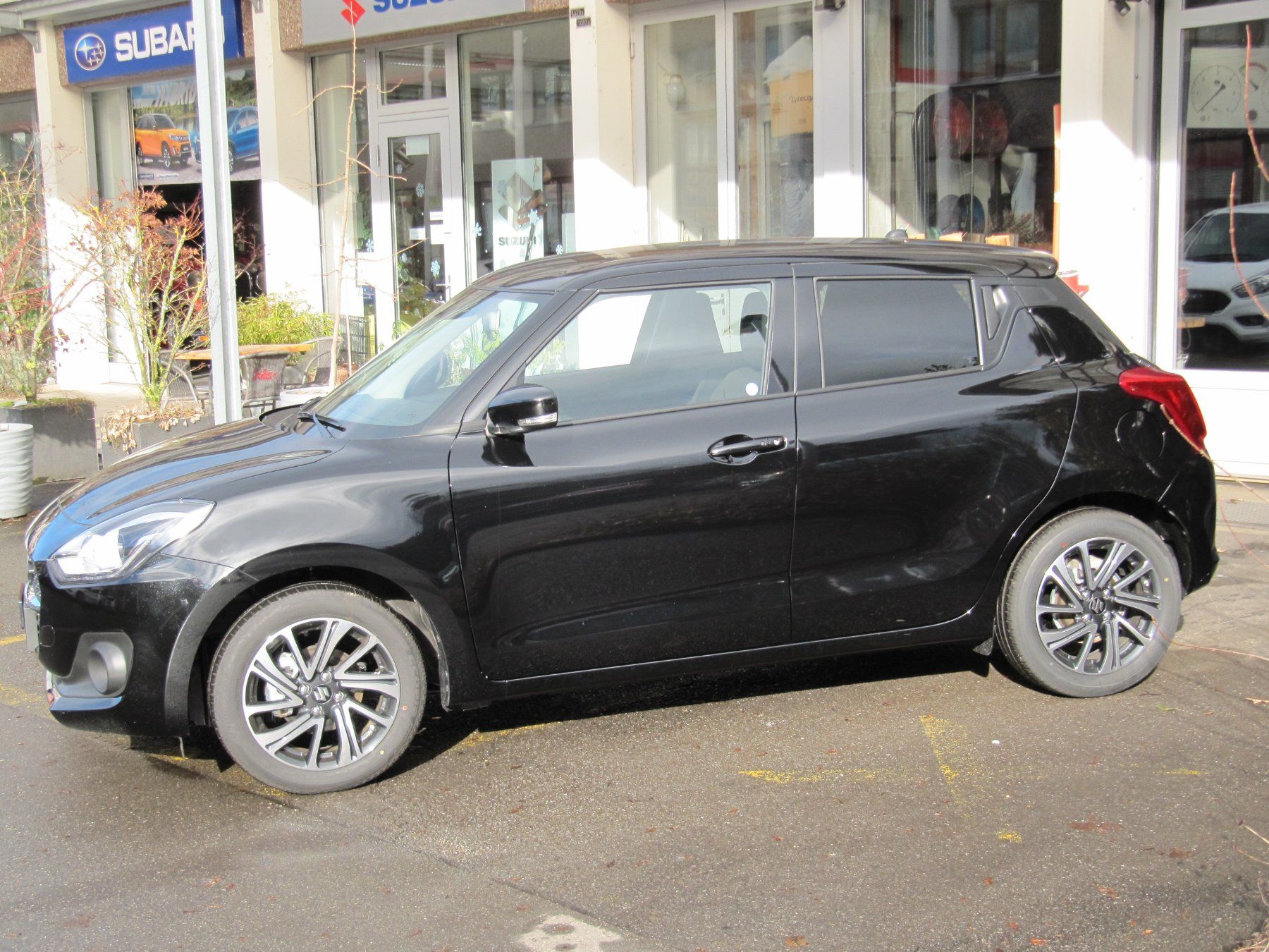 Suzuki Automobili: Suzuki Swift 1.2 Top Hybrid – Usato da Rotkreuz venduto da auto-bachmann 2