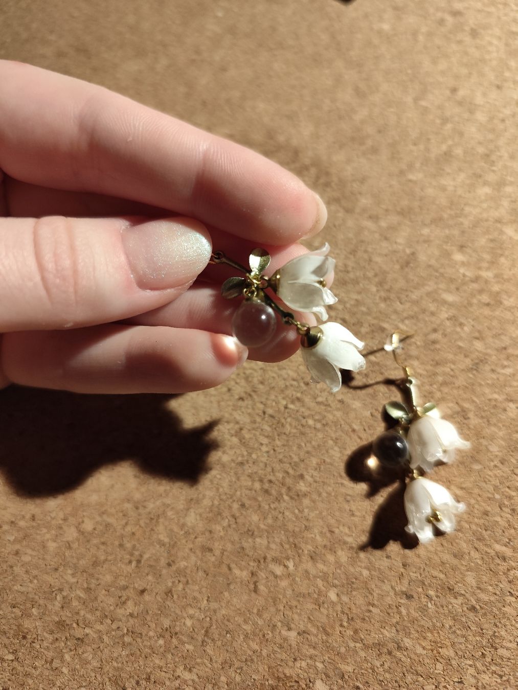 Orecchini pendenti & Orecchini a lobo: Cottagecore: Pfirsich-Glockenblumen Weiss Ohrringe – Usato da Rafz venduto da ell_xks7 4