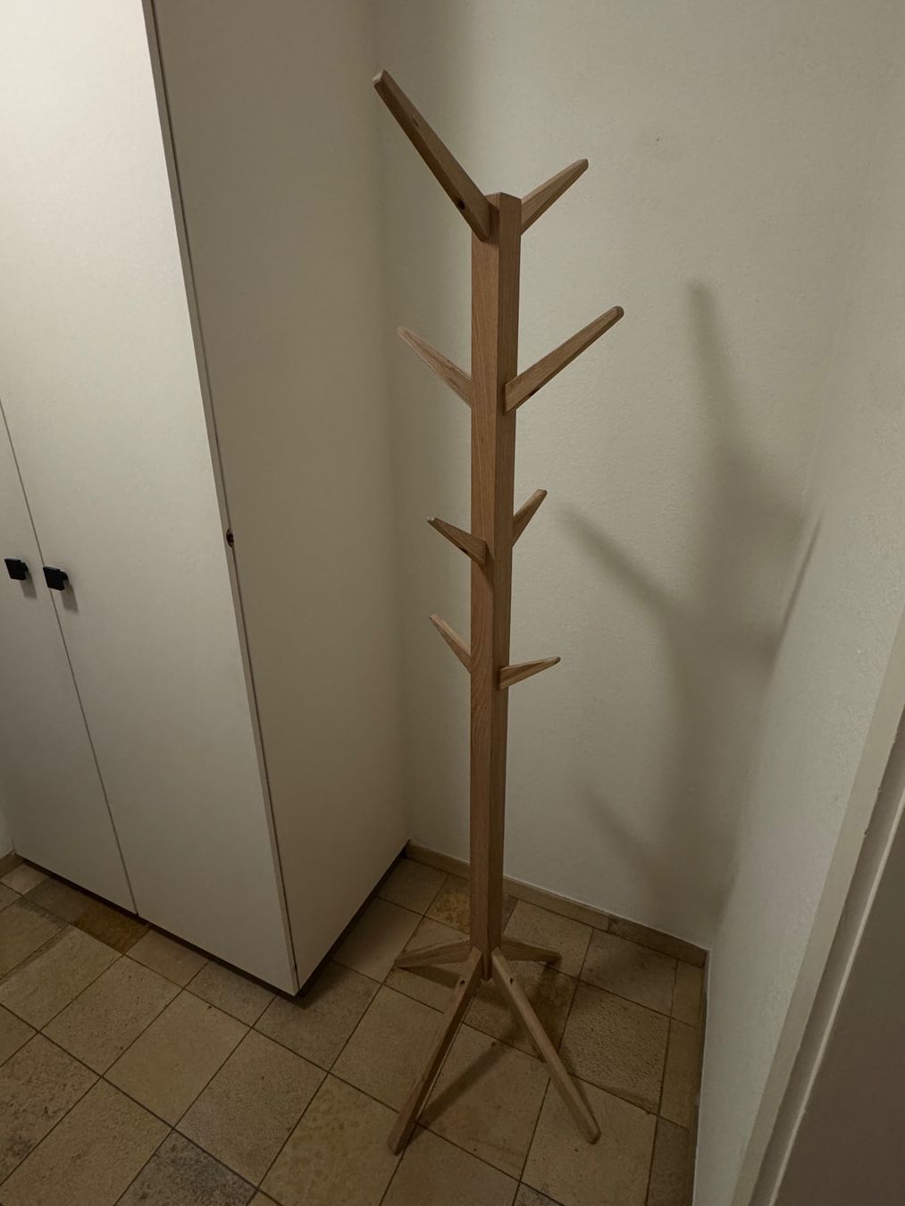 Jysk Porte manteau: Garderobenständer Holz – D'occasion à Basel par Heyyelen