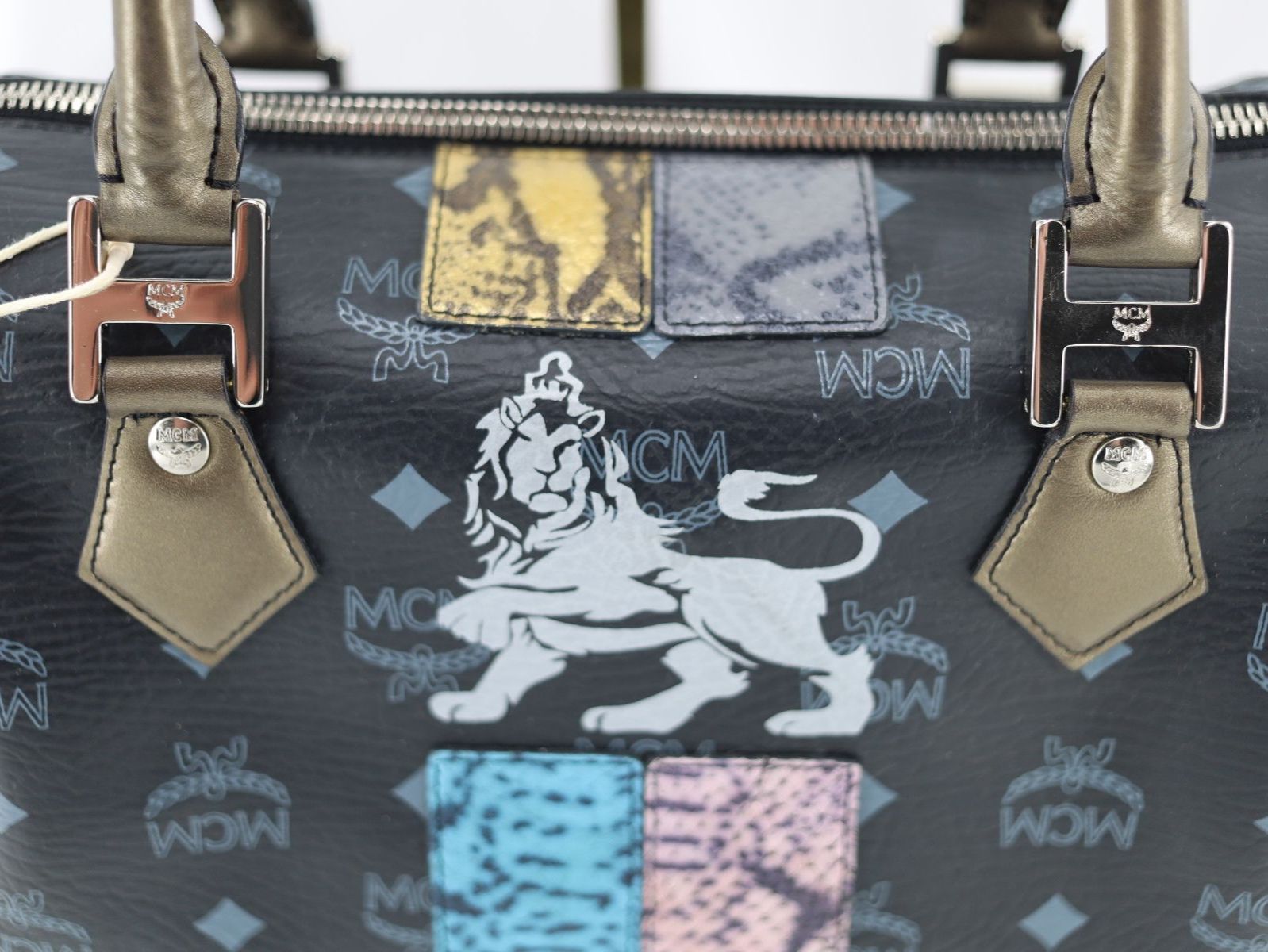 Mcm Altro in  Abbigliamento & Accessori: MCM Mini Boston – Multicolor Lion – Usato da Flawil venduto da HeritageAtelier 4