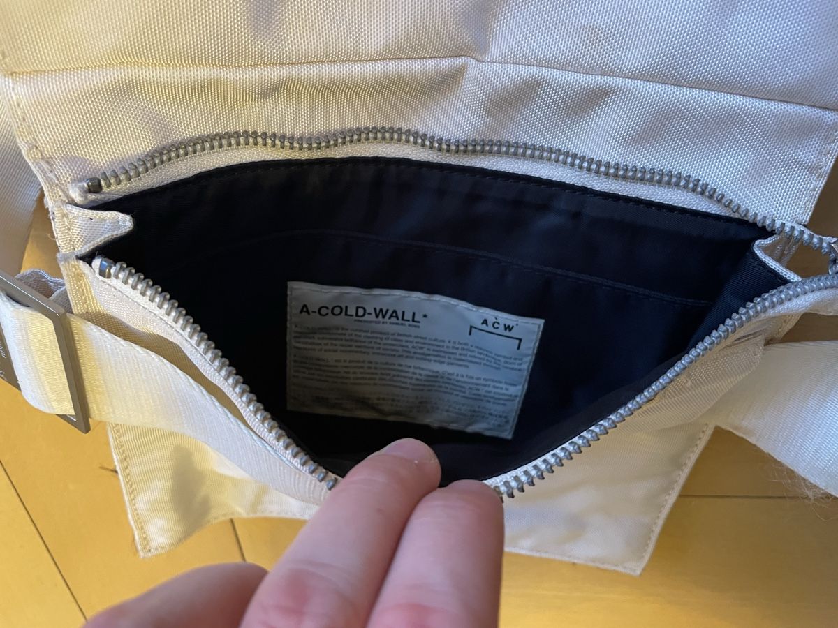 Borse: A-Cold-Wall Tasche Off-White – Usato da St. Gallen venduto da phi_rj67 7
