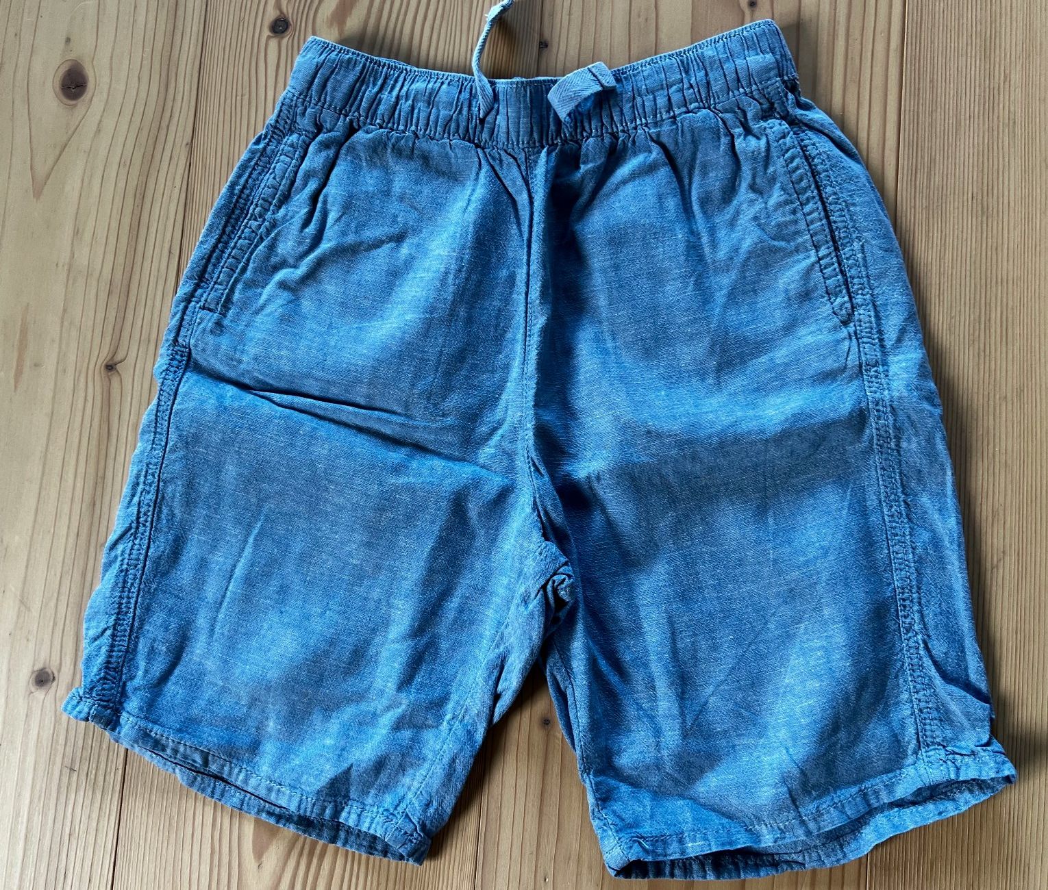 H&M Pantaloni: H&M Shorts Gr.128- Leinen – Usato da Zürich venduto da meggimay