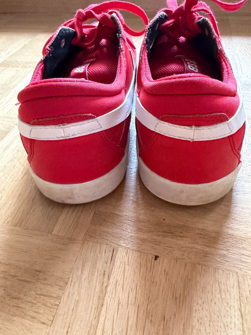 Nike Chaussures hommes: Baskets Nike SB rouges – taille 45 – D'occasion à Genève par dkr_j29m 8