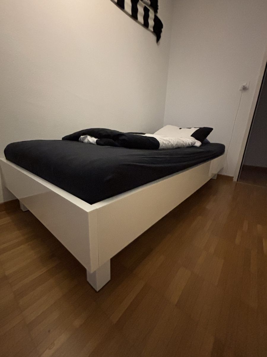 Pfister Letti: Bett mit Lattenrost  – Usato da Ebikon venduto da marinarade