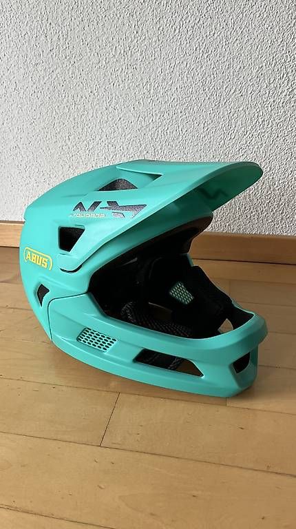 Abus Casques: Abus Helm 48 - 55 cm mit Kinnschutz – D'occasion à Stansstad par seimen_sells 1