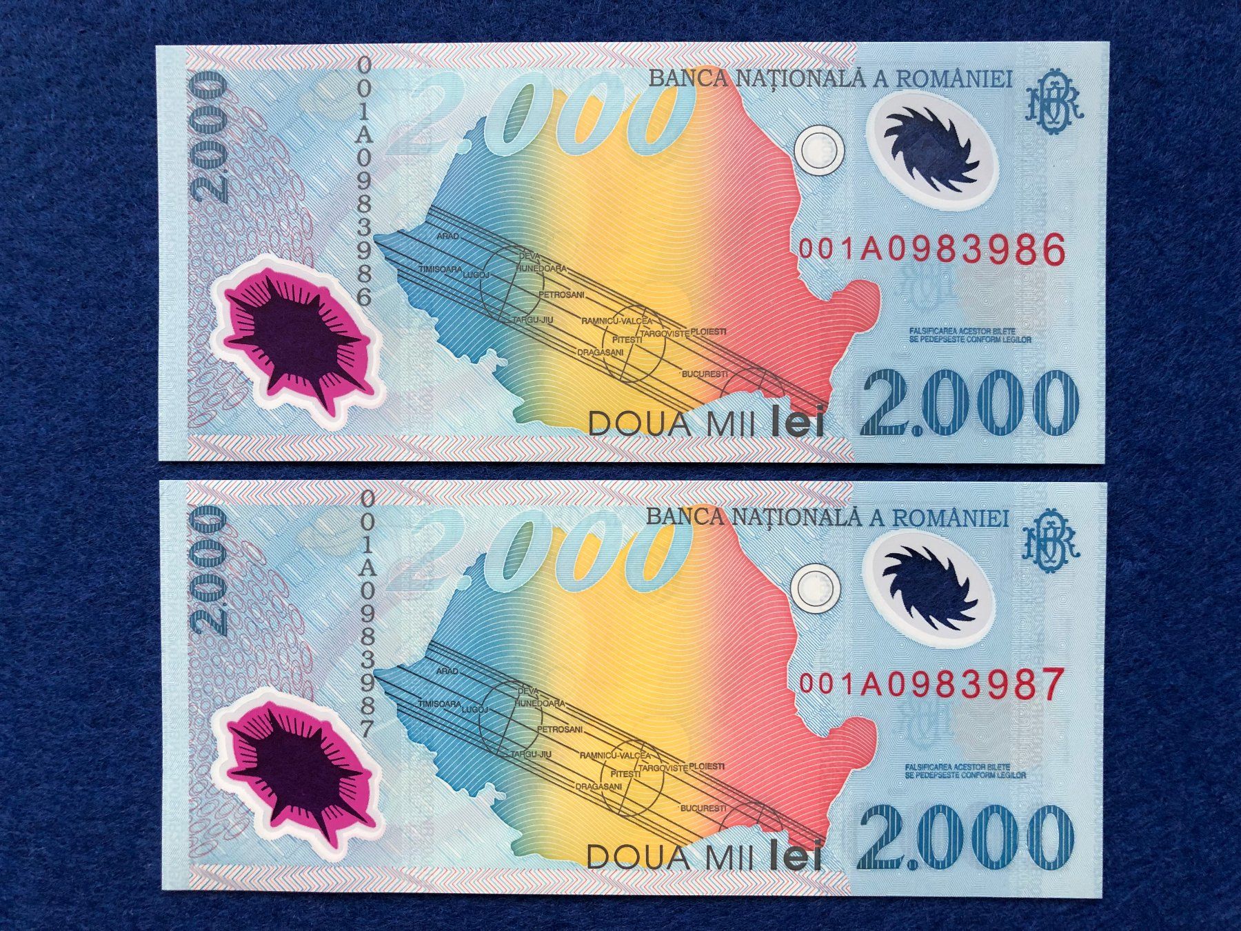 Banconote: !! 001A !! - Romania - Rumänien - 2x2000 Lei UNC - Millenium – Nuovo e nell'imballaggio originale da Pfäffikon SZ venduto da Sieben77