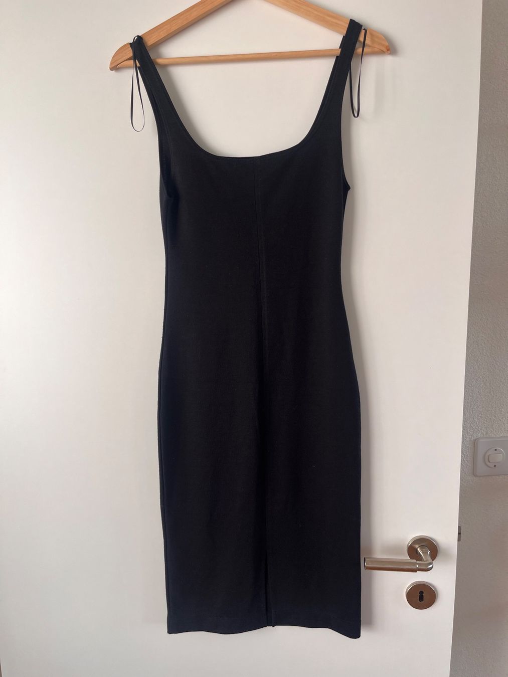 Zara Kleider: Bodycon red dress – Gebraucht aus Glattpark(Opfikon) von pau_w672 1