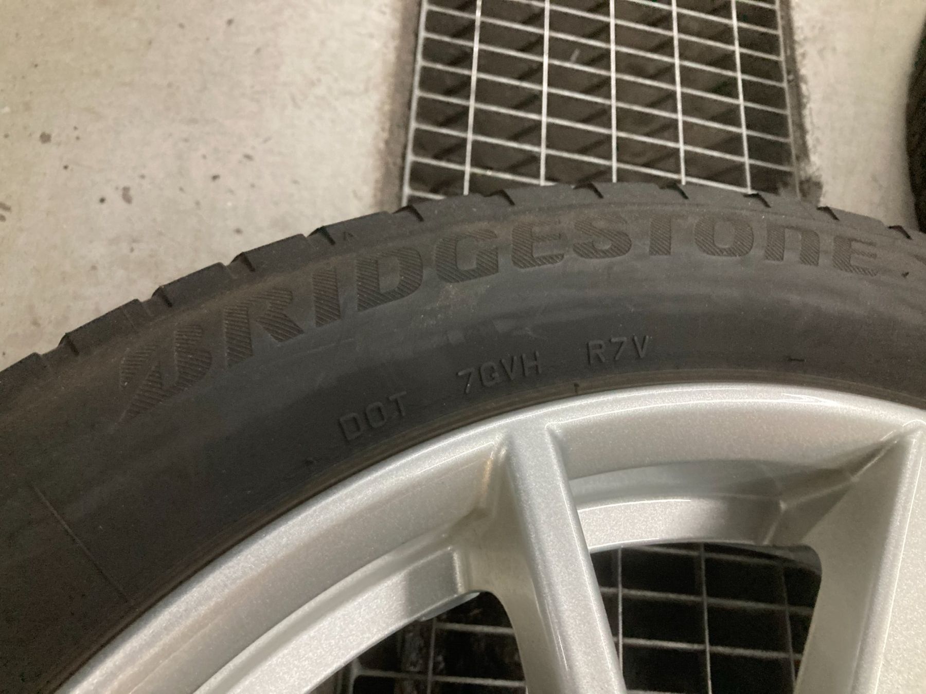 Bridgestone Pneumatici & Ruote complete: BMW I3 Winterräder 155/70R19 Bridgestone – Usato da Cham venduto da WB2223 6
