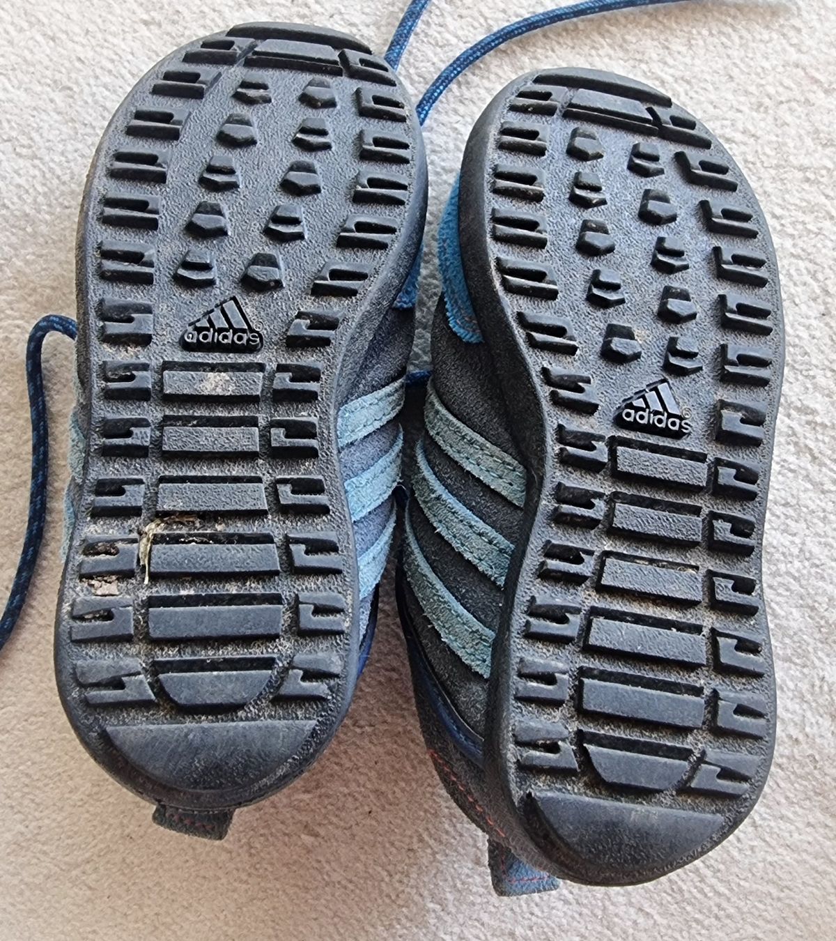Adidas Scarpe per ragazzi: Adidas Kinder Schuhe Gr. 24, – Usato da Gwatt (Thun) venduto da fidibus87 1