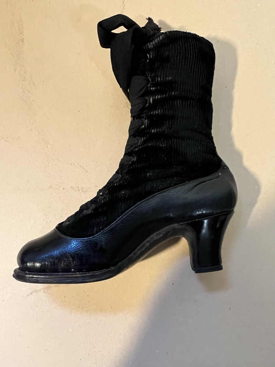 Scarpe da donna: Sammlung 5, miniaturSchuhen aus Leder – Usato da Hombrechtikon venduto da vespa1954 5