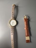 Armbanduhr mit Armband aus Leder in Braun und Beige