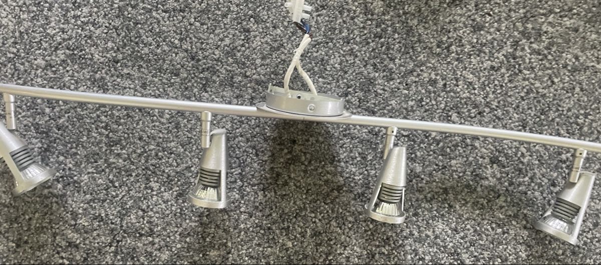 Lampadari & plafoniere: Deckenleuchte 4 Spots Silber 80 cm lang – Usato da Au ZH venduto da Jaggy4 1