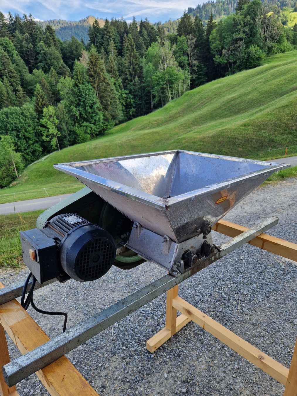 Tutte le macchine: Obstmühle elektr. 230V – Usato da Nesslau venduto da Nikos73 1