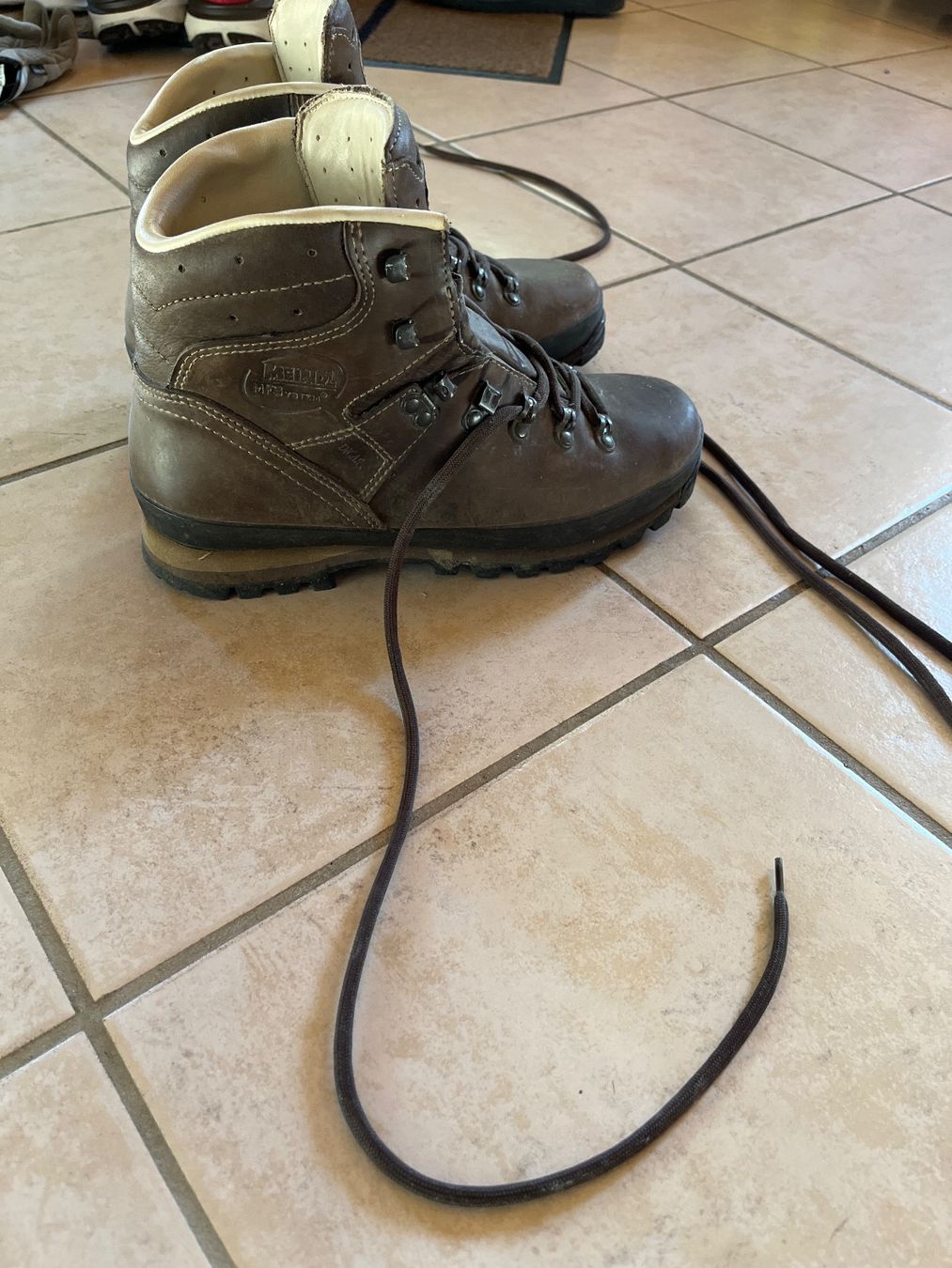 Meindl Scarpe da uomo: Meindl taille 42 – Usato da Château d'Oex venduto da cla_7tch 2