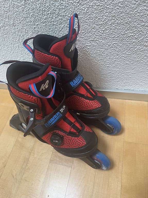 Pattini in linea & Pattini a rotelle: Rollerblades 32-37 verstellbar – Usato da Wallisellen venduto da Aclaudio82
