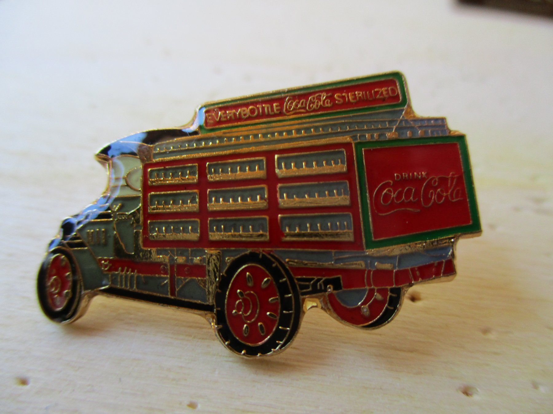 Coca-Cola Plaketten & Abzeichen: Coca Cola Truck LKW Pin – Neu (gemäss Beschreibung) aus Felsberg von