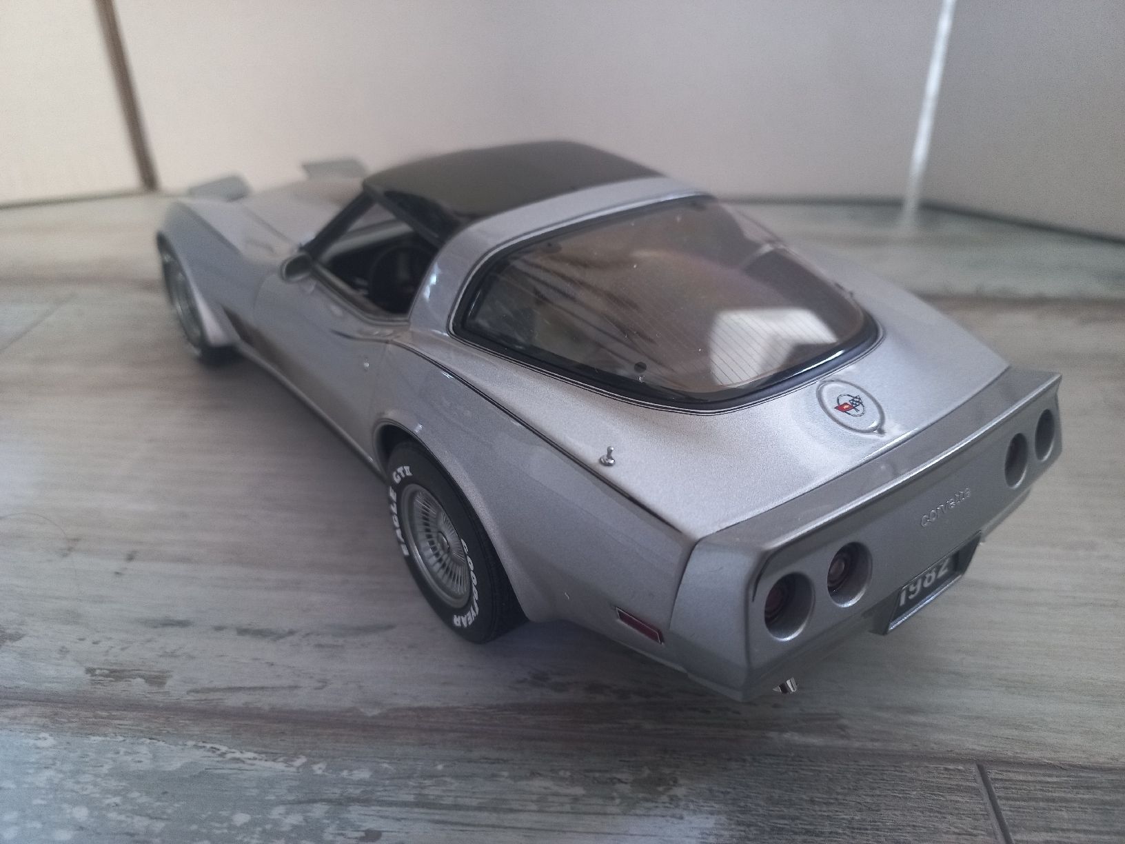 Autoart Modellautos: Chevrolet Corvette C3 1/18 Autoart – Gebraucht aus Attalens von remy_s00 3