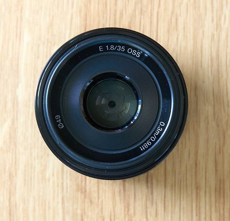 Sony Obiettivi: Sony E 35mm 1.8 für APS-C Kameras mit Sony E-Mount – Usato da Hochdorf venduto da Bellevue526 1