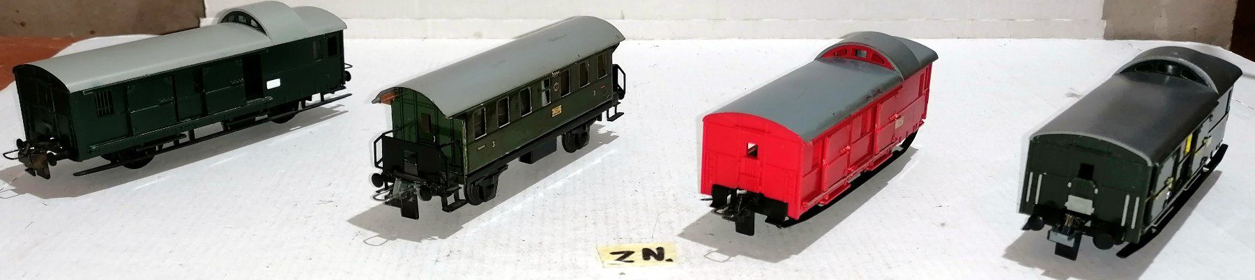 Trix Modelleisenbahnen: ZN) Trix Express 4 Kunststoffwagen – Gebraucht aus Brittnau von Regina35 1