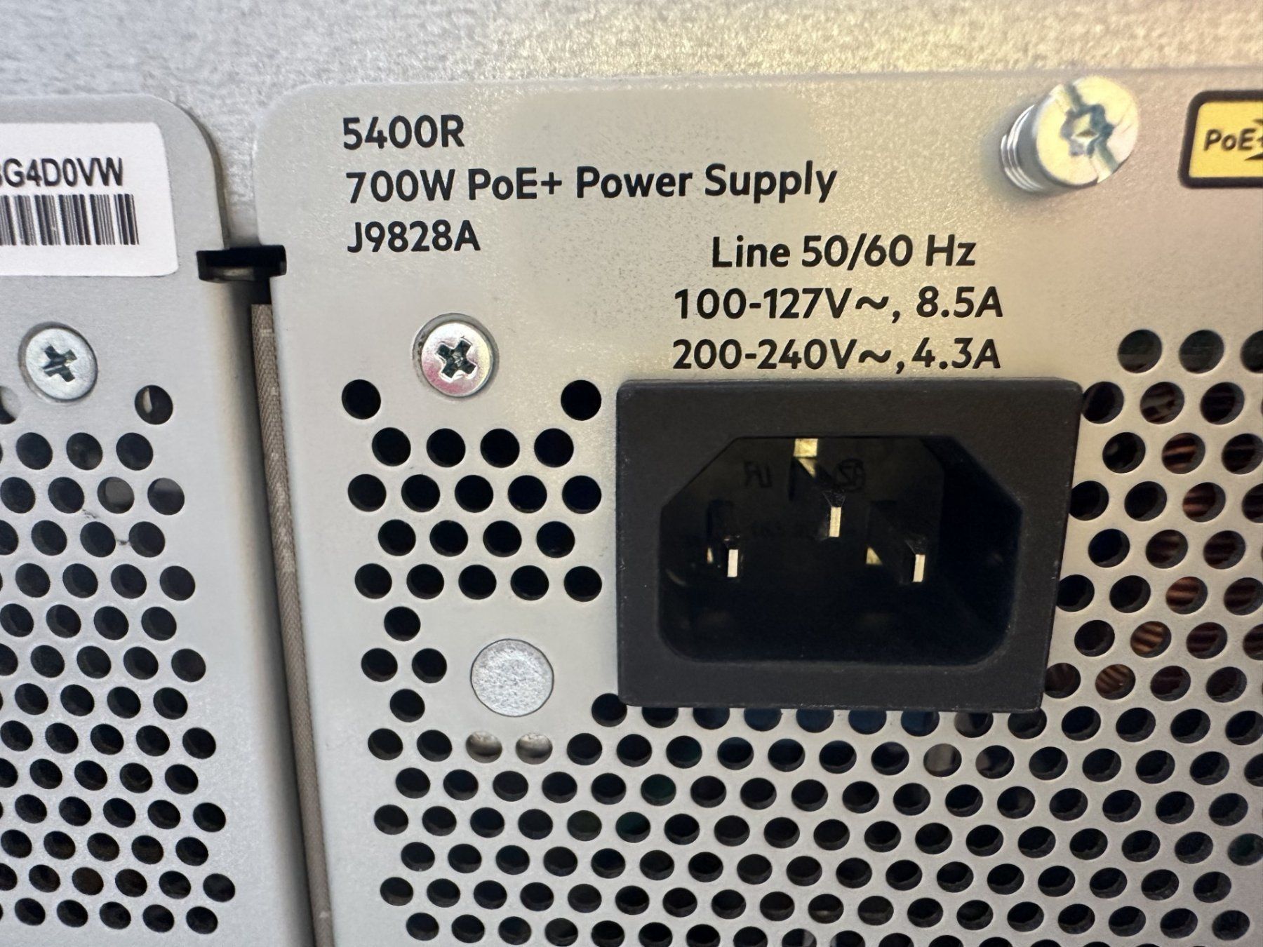 Hub & Switch: HPE Aruba Networking 5406R zl2 Switch - J9850A – Usato da Münsingen venduto da Hanibal26 6