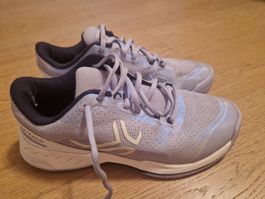 Chaussures de sport intérieur Artengo taille 37