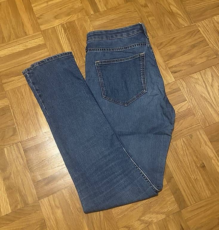 Kleiderpakete: Lot 2 pièces : débardeur imprimé + jeans slim taille 36 – Gebraucht aus Lausanne von loi_8msc 3