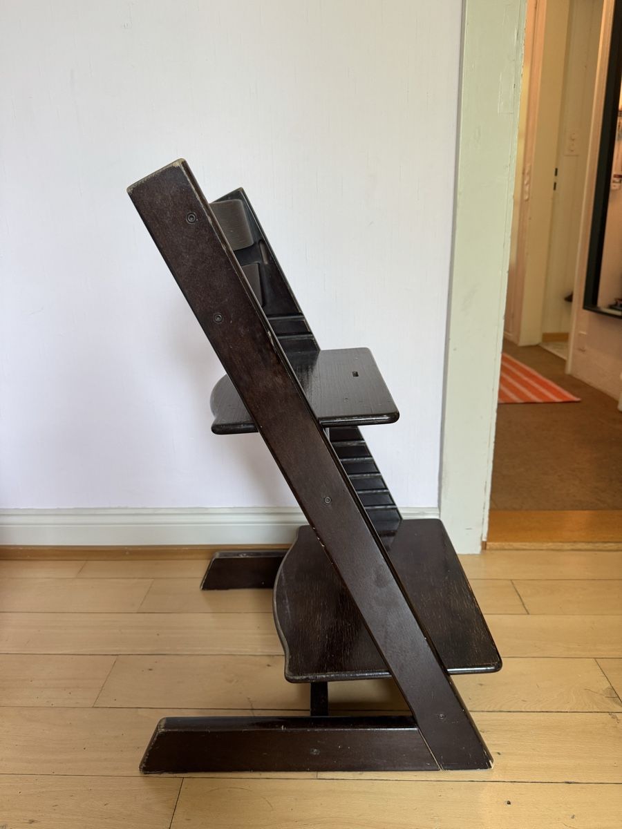 Stokke Chaises hautes: Trip Trap Dunkelbraun – D'occasion à Zürich par Finchbaboon 1