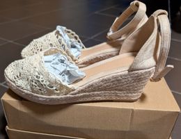 Sommer Keilabsatz Sandalen, Grösse 37, Beige, Neuwertig